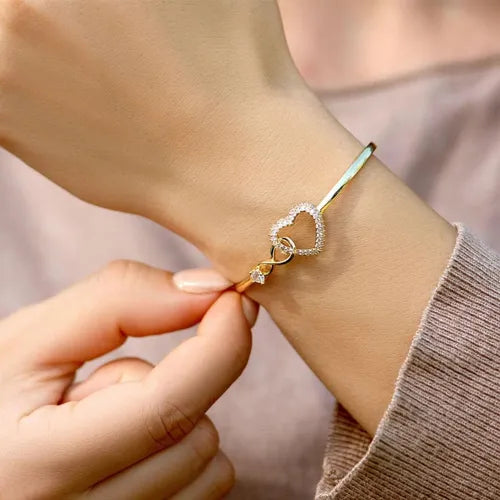 Brazalete Corazón Infinito 💖 Ajustable + Caja de regalo 🎁